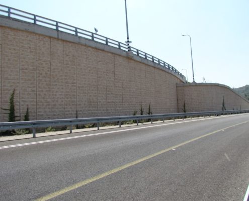 קירות קרקע משוריינת דמוי אבן חאמי
