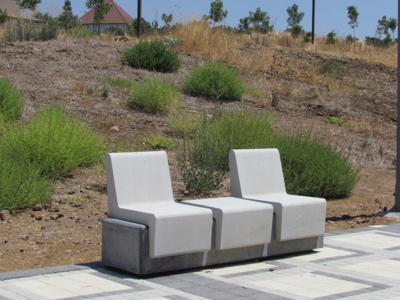 kala-alon-concrete-benches-02