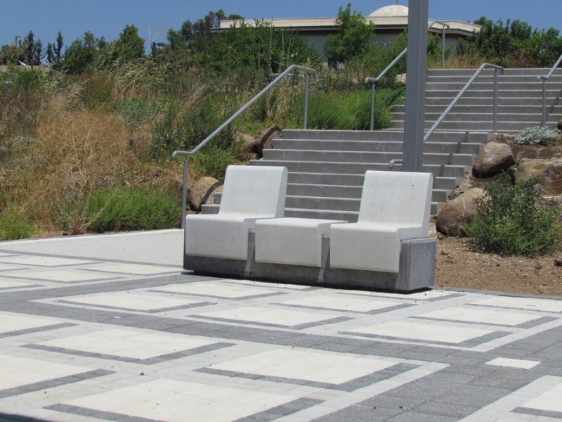 kala-alon-concrete-benches-03